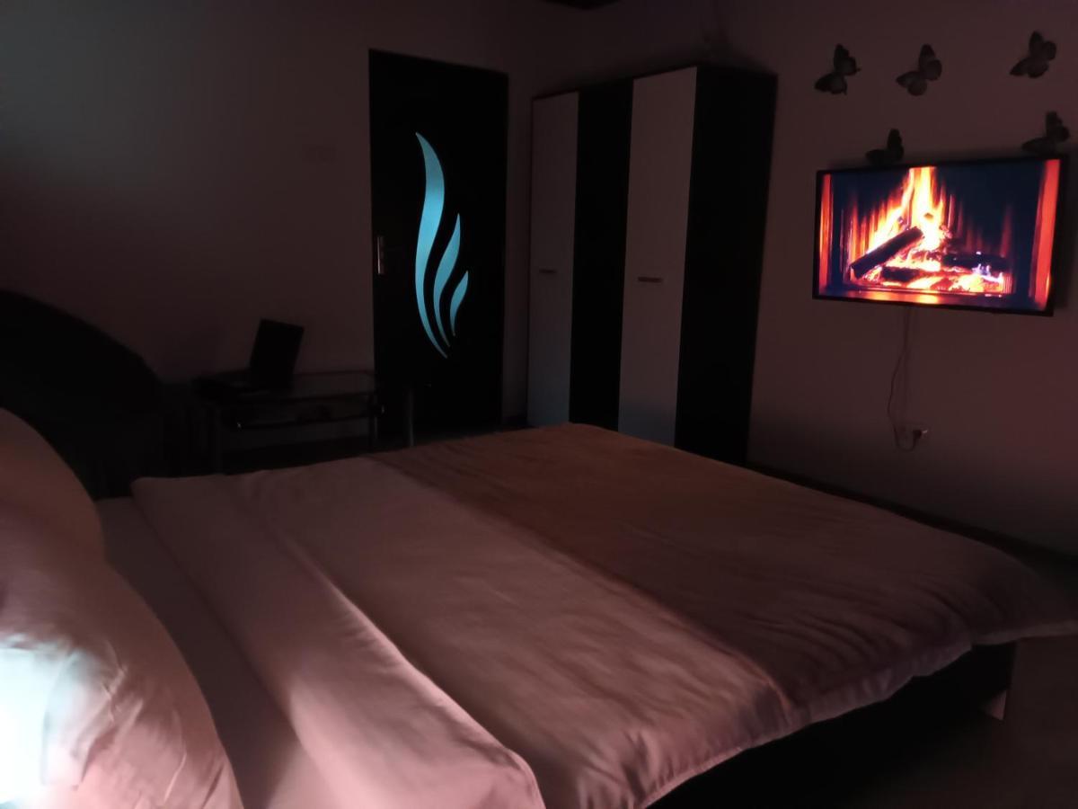 Studio Central Хунедоара Экстерьер фото